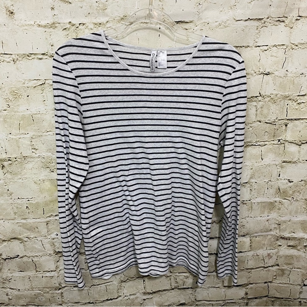 Divided H&M Gray Black Striped Soft Long Sleeve Top - Picture 1 of 4